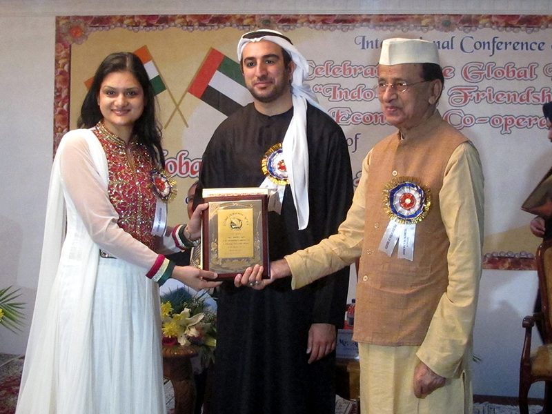 Dr. Suruchi Garg receiving much coveted international Global Achievers Award 2014 at Dubai, UAE
